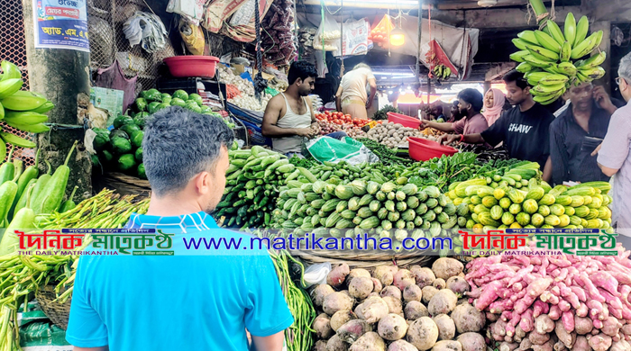 রাজবাড়ীতে বেড়েছে সবজি-মাংস ও ডিমের দাম॥ভোগান্তিতে ক্রেতারা